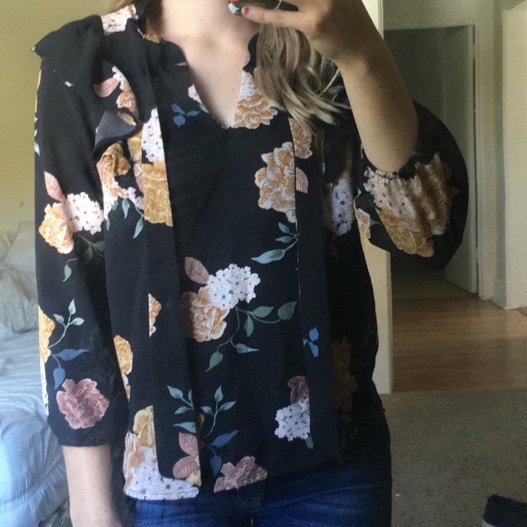 Monteau Floral Top - Picture 8 of 8